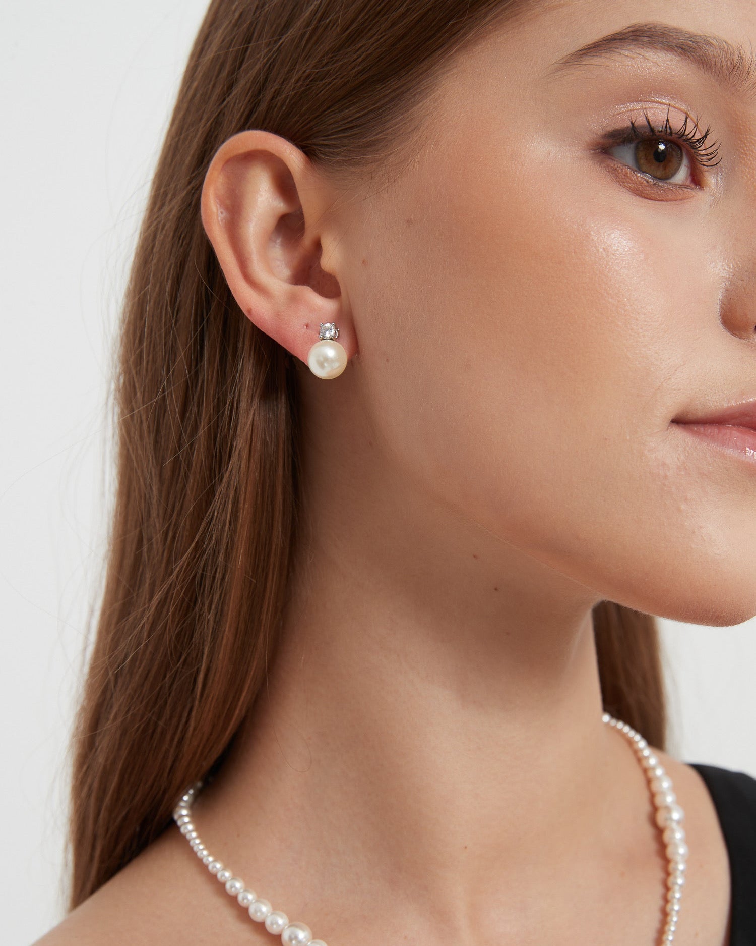Dianna Classic Pearl Ear Studs