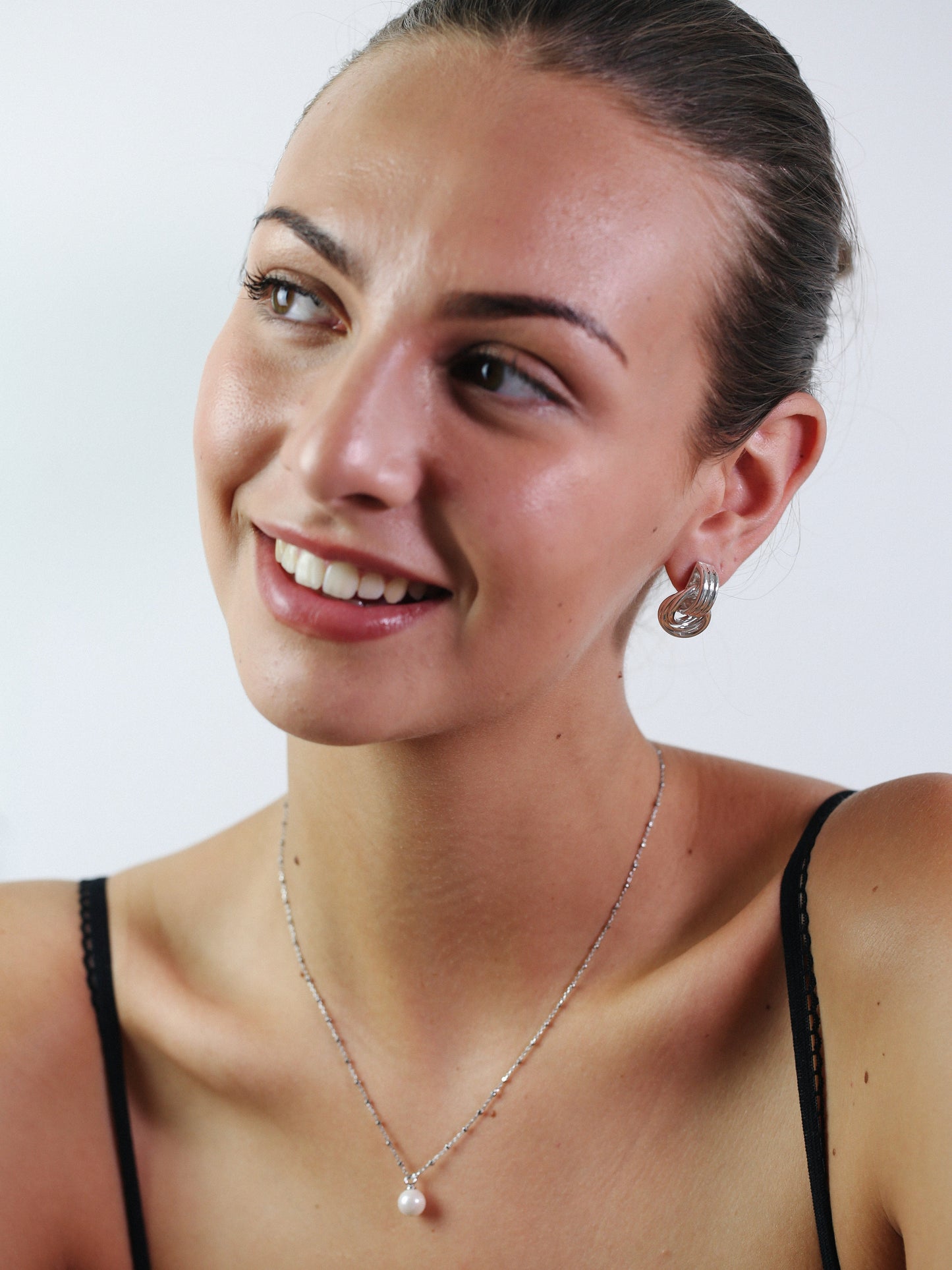 Single Pearl Chain Necklace