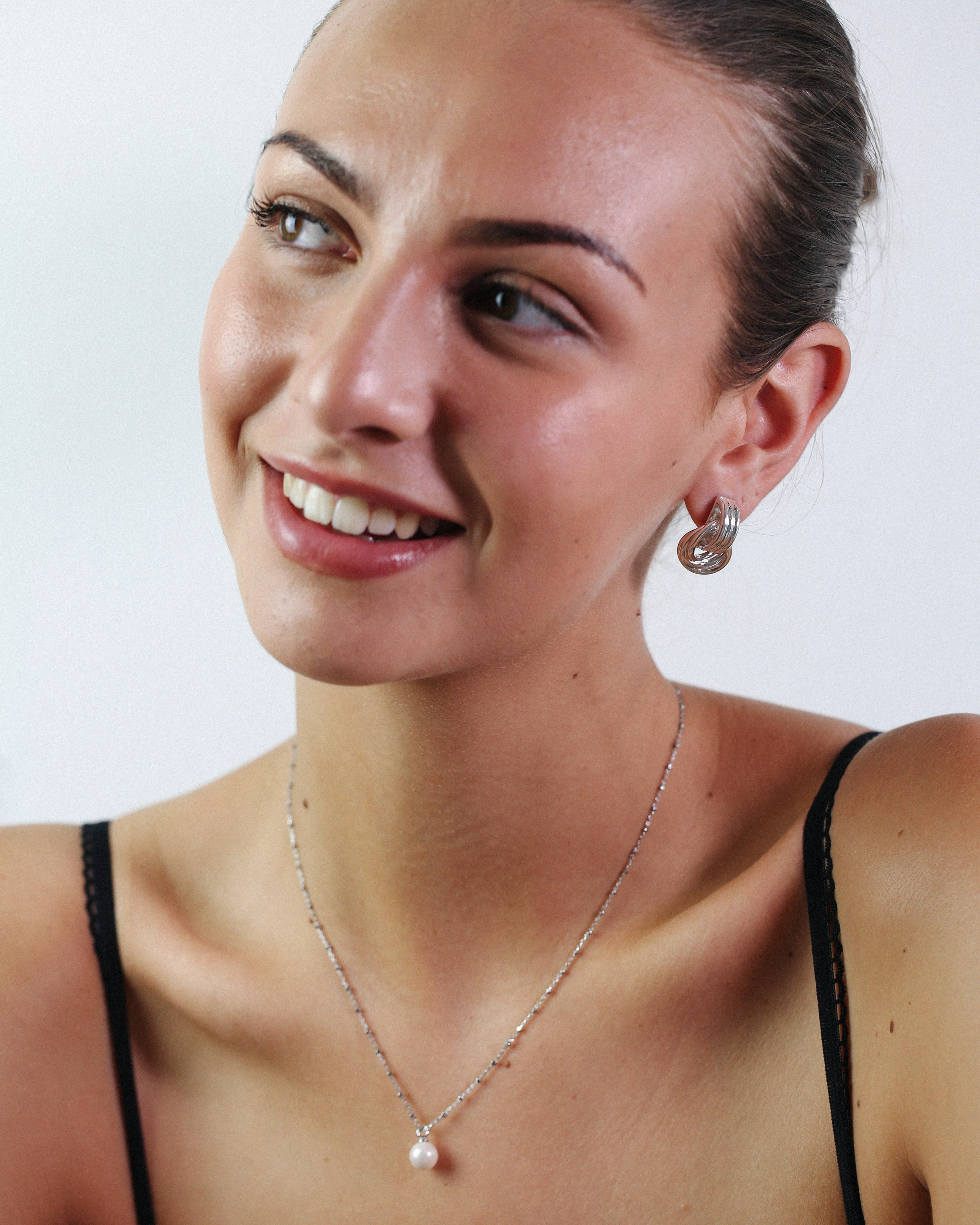 Single Pearl Chain Necklace
