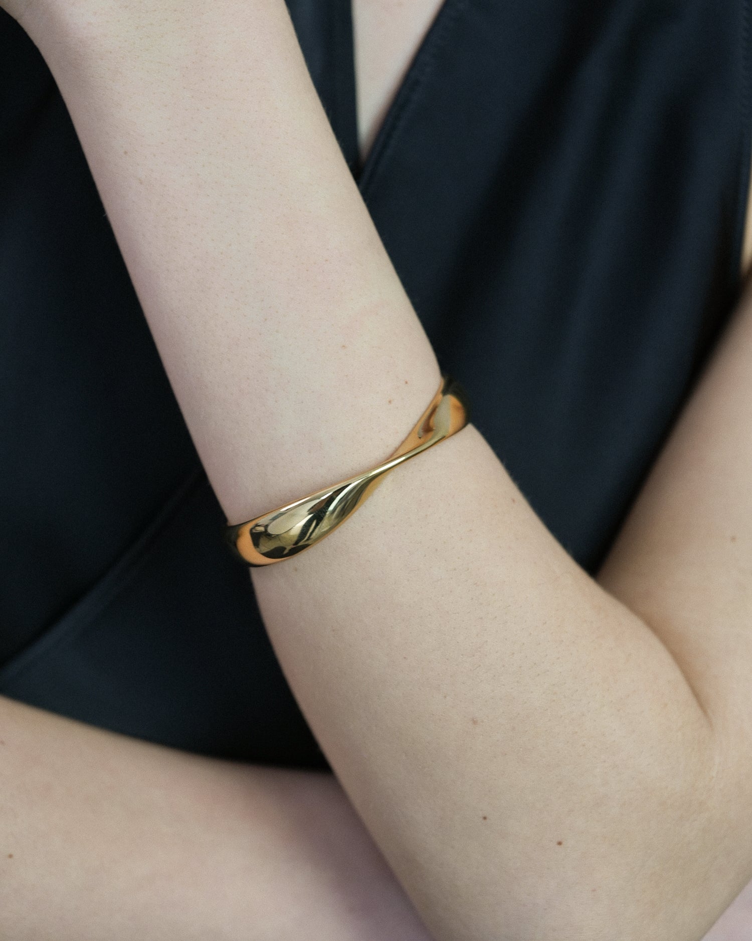Twist Sculpt Cuff