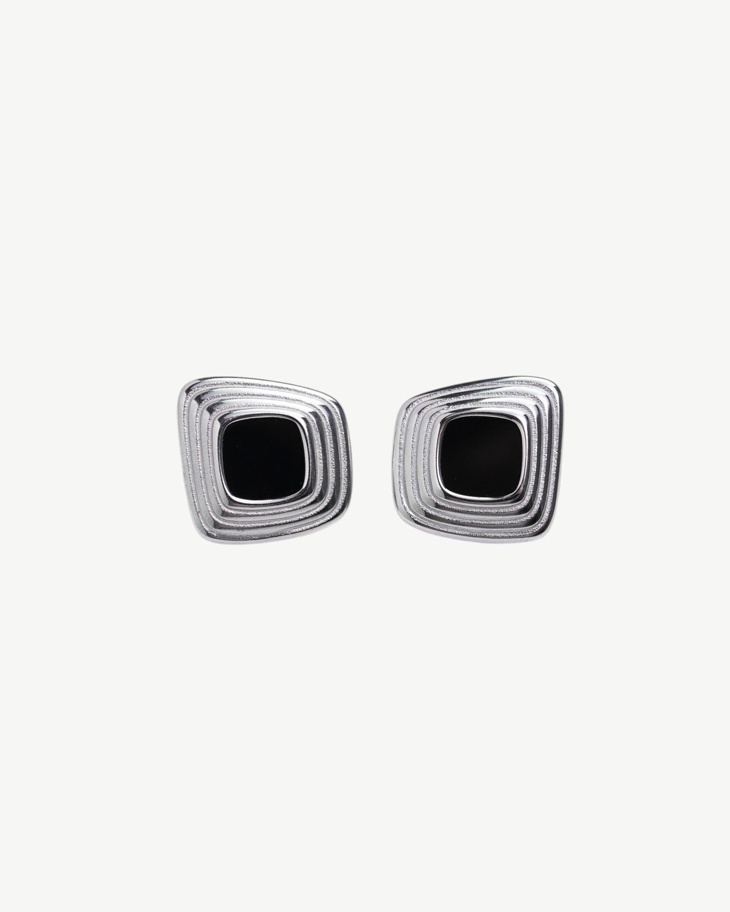 Frame Noir Studs