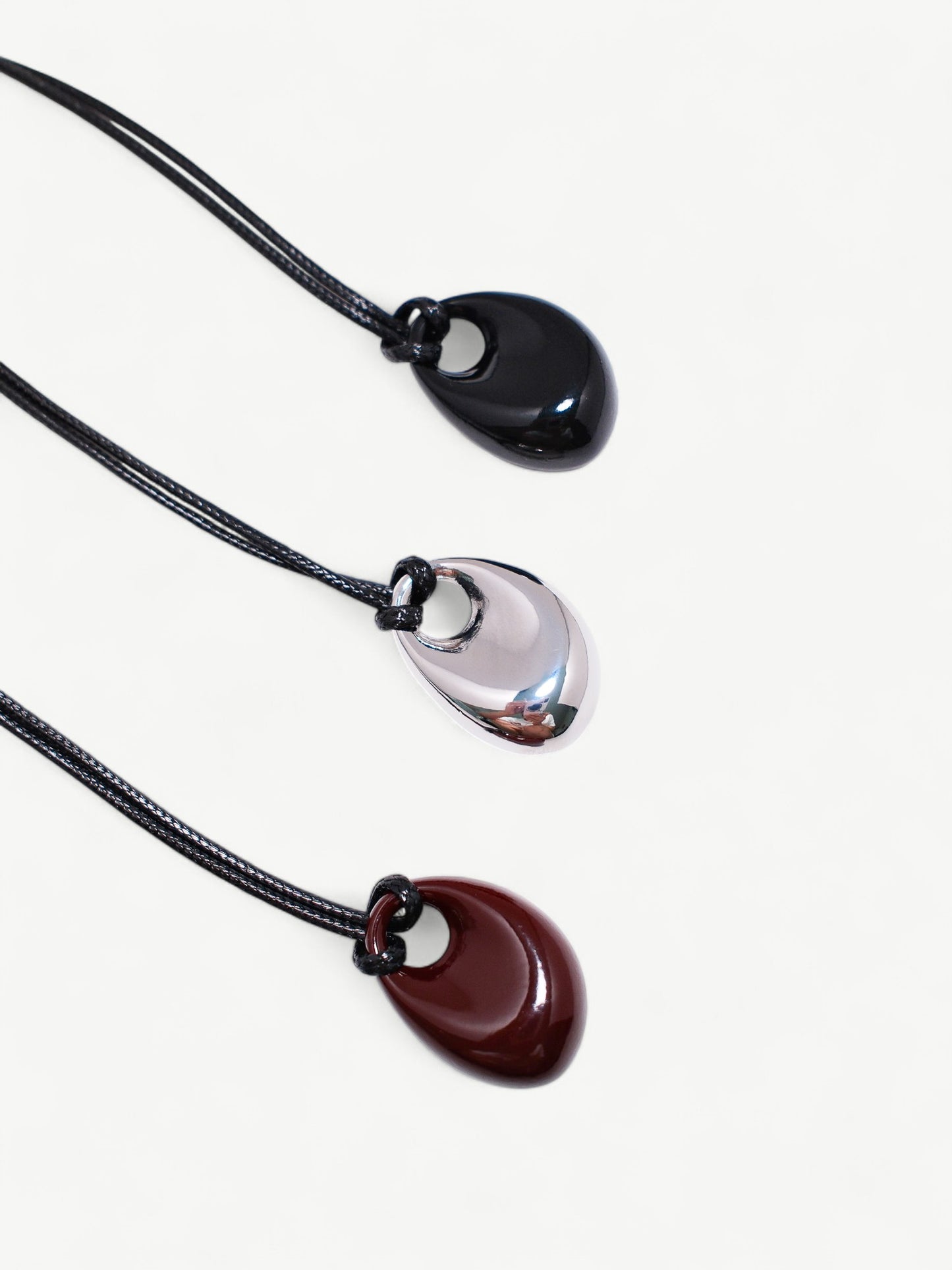 Oval Pebble Cord Necklace