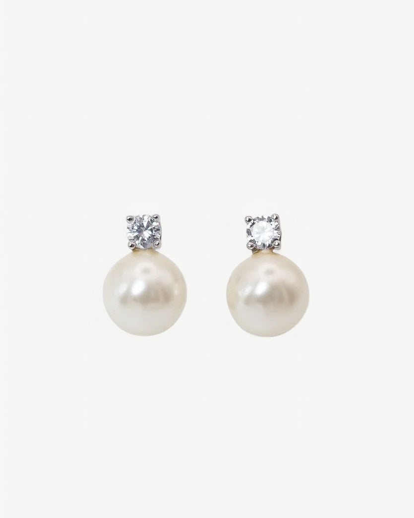 Dianna Classic Pearl Ear Studs