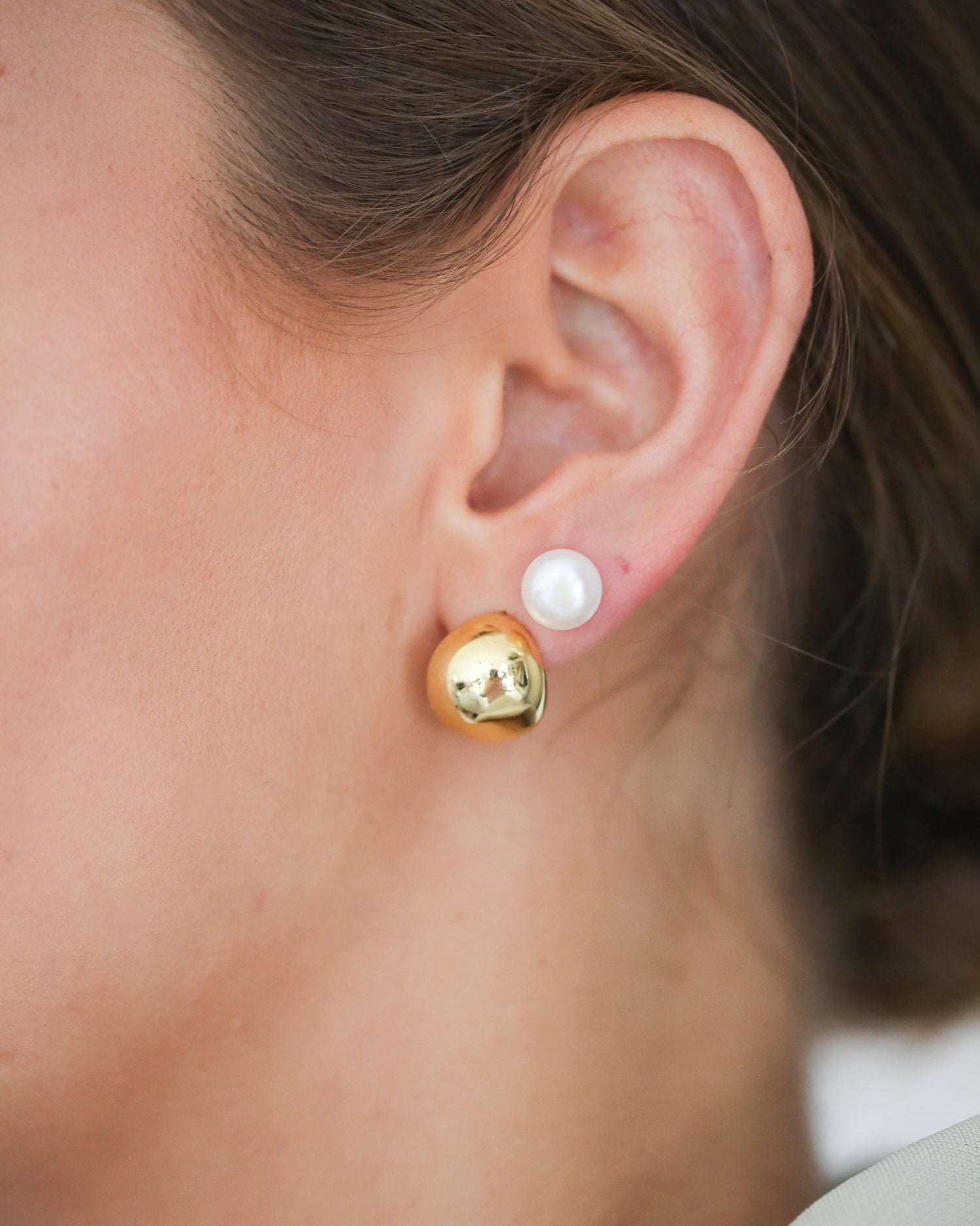 Mini Freshwater Pearl Ear Studs