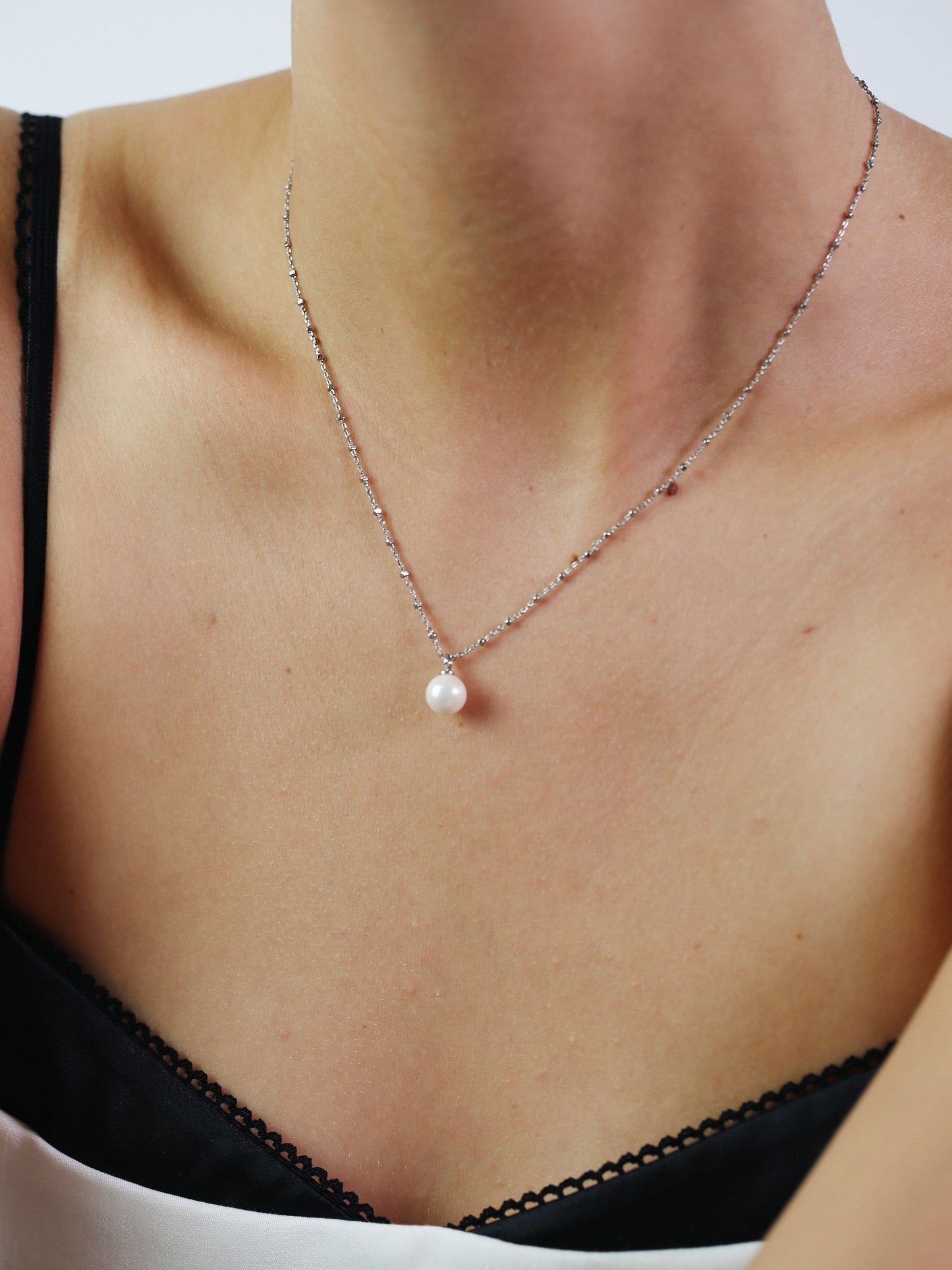 Single Pearl Chain Necklace