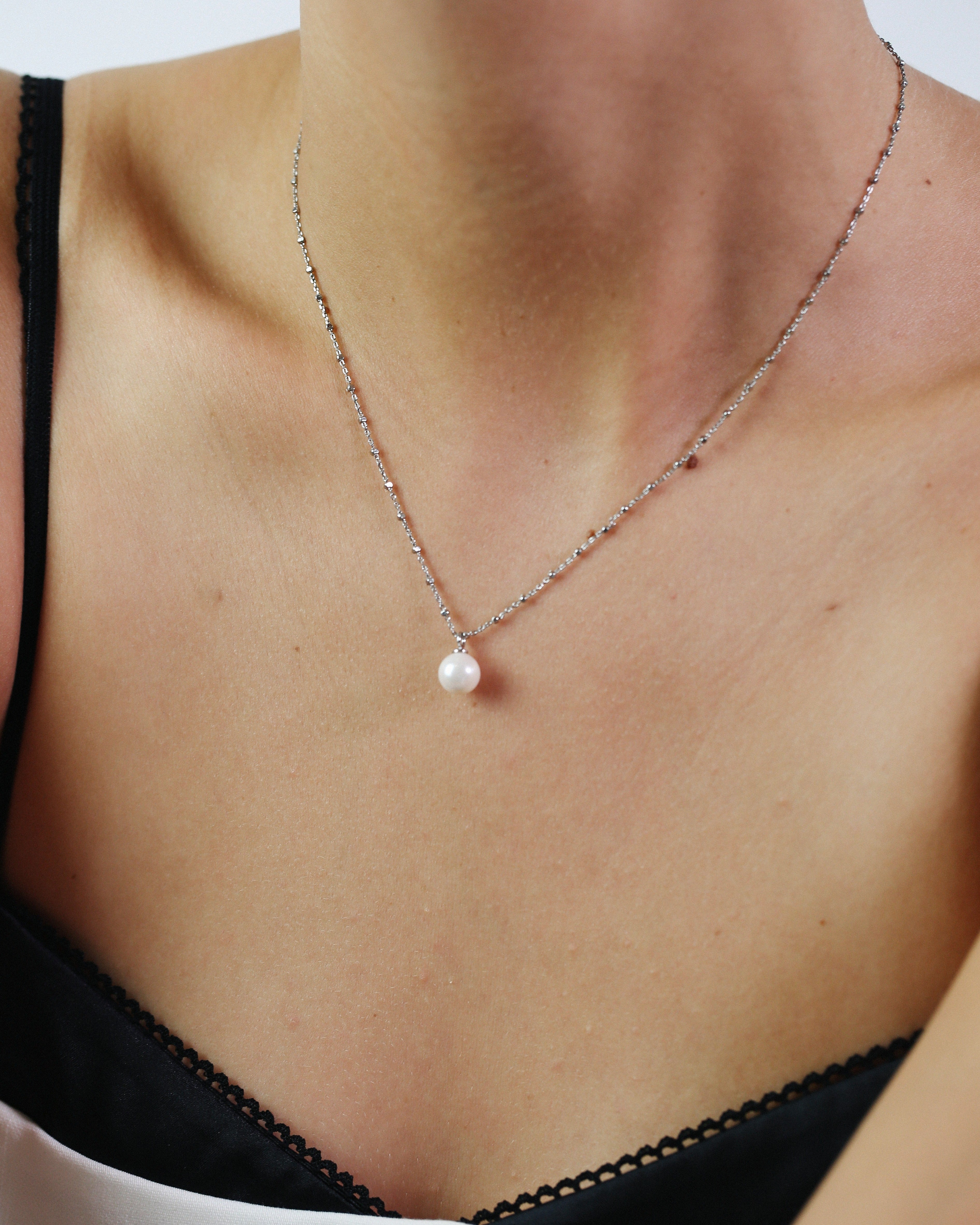 Single Pearl Chain Necklace