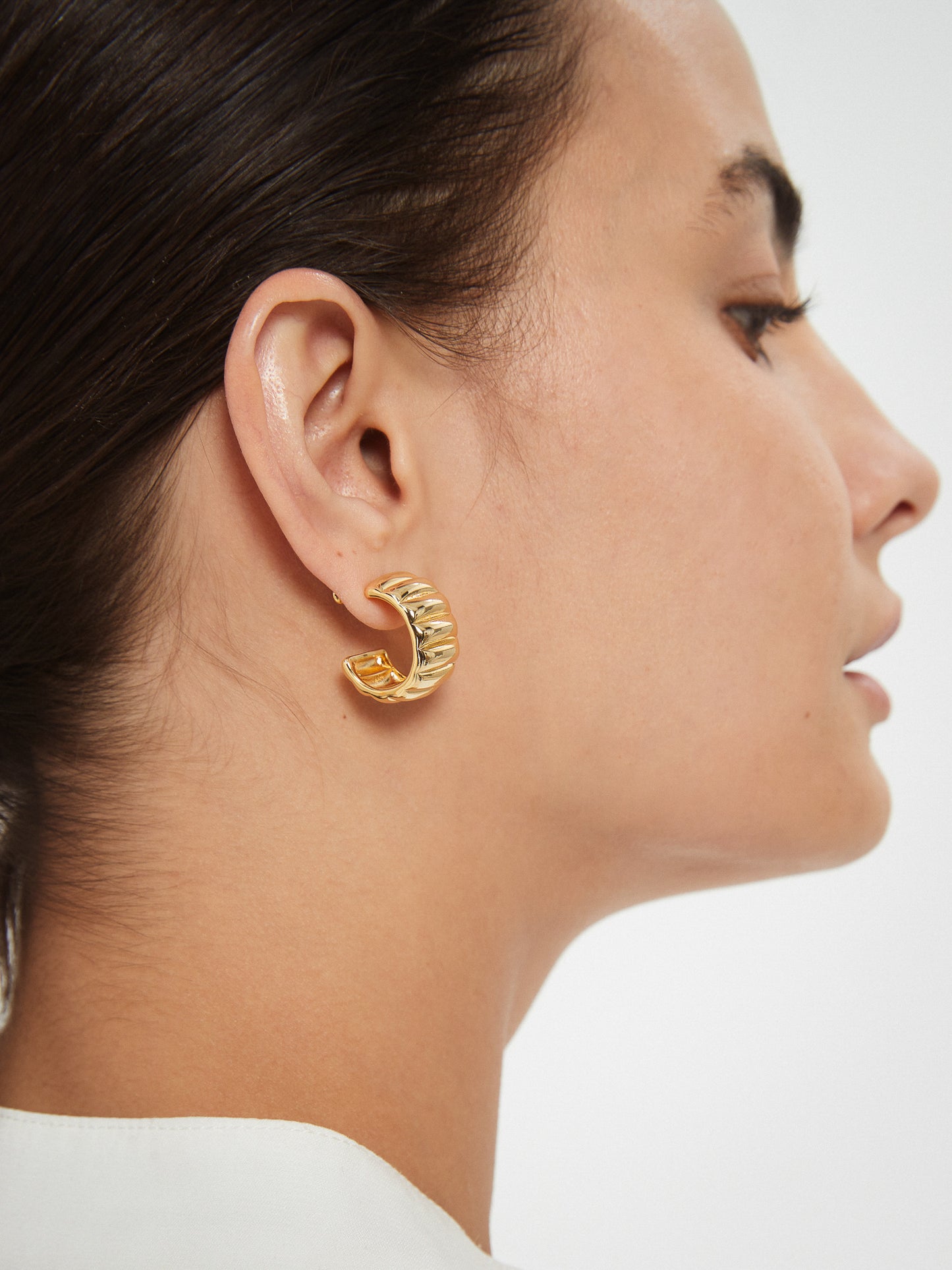 Bold Ribbed Hoops Earrings