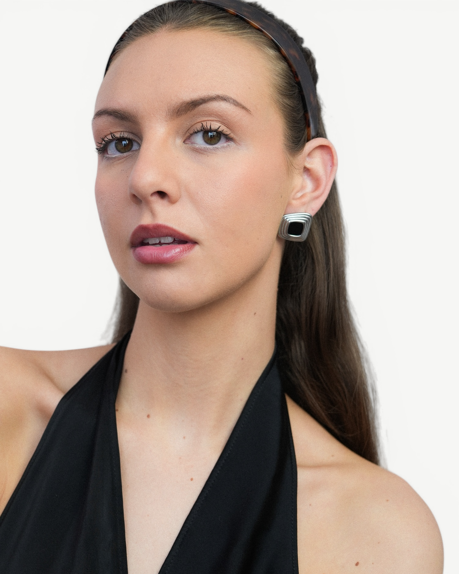 Frame Noir Studs