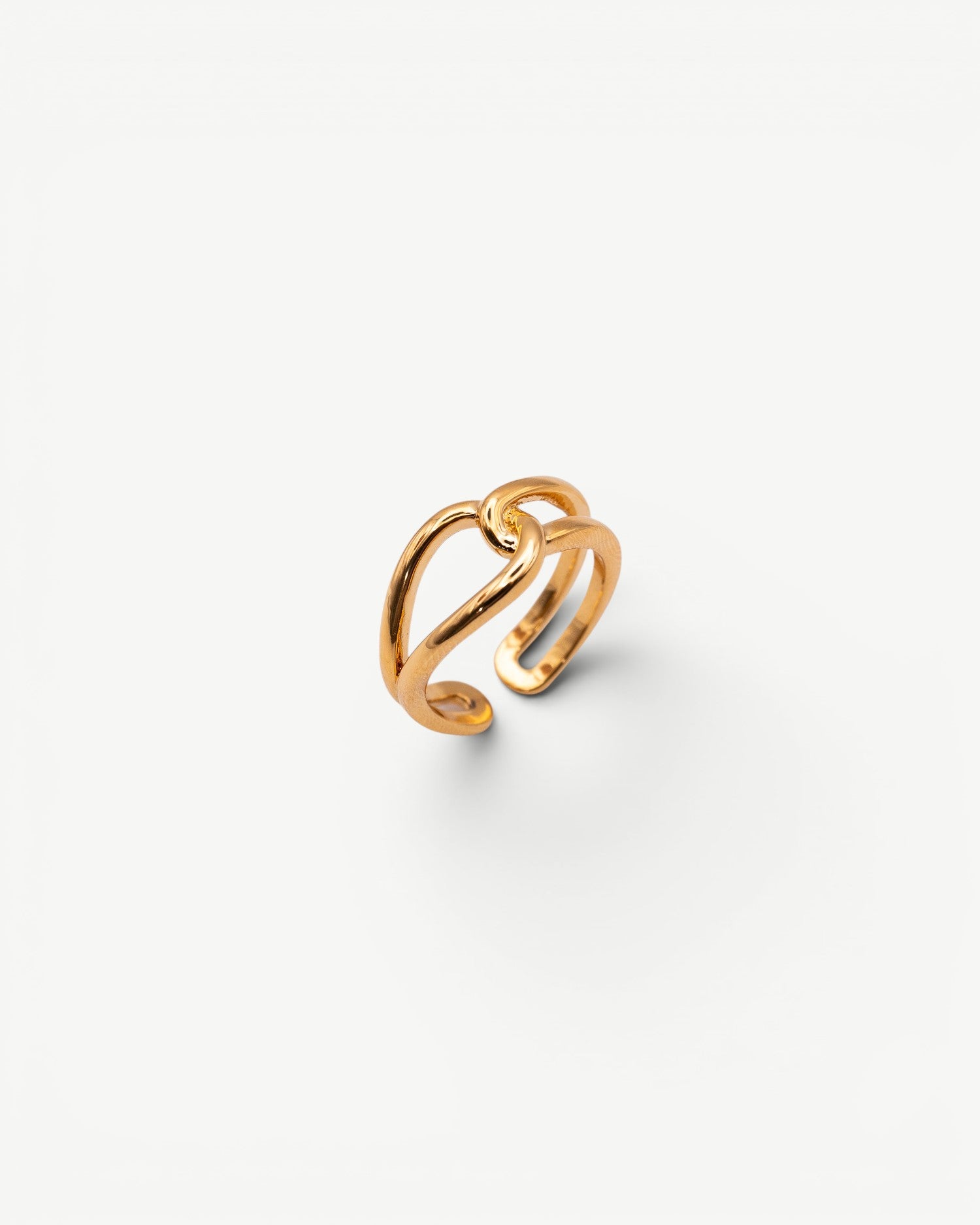 Classic Knot Ring