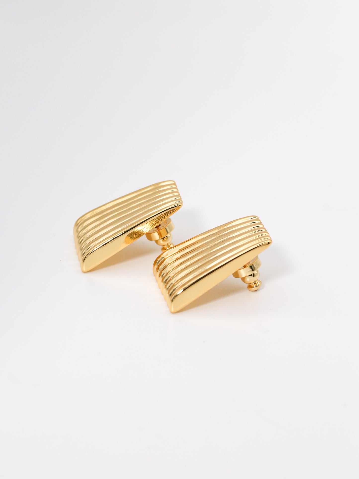 Oversized Rib Stud Earrings