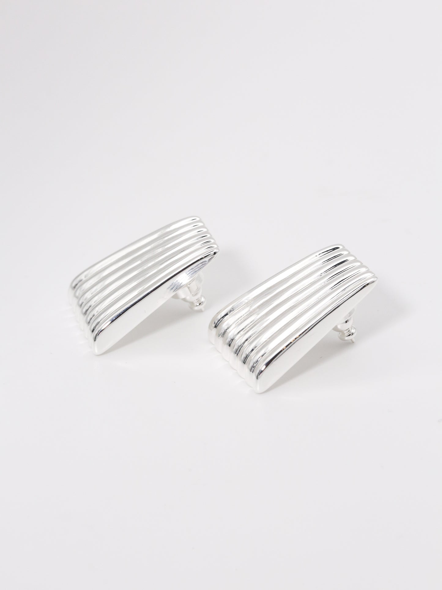 Oversized Rib Stud Earrings