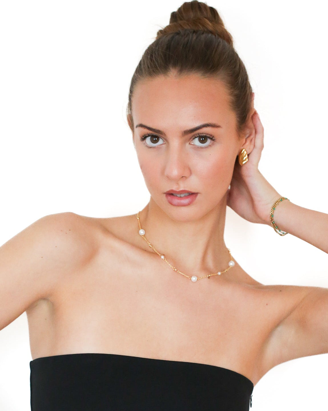 Classic Tin Cup Pearl Necklace