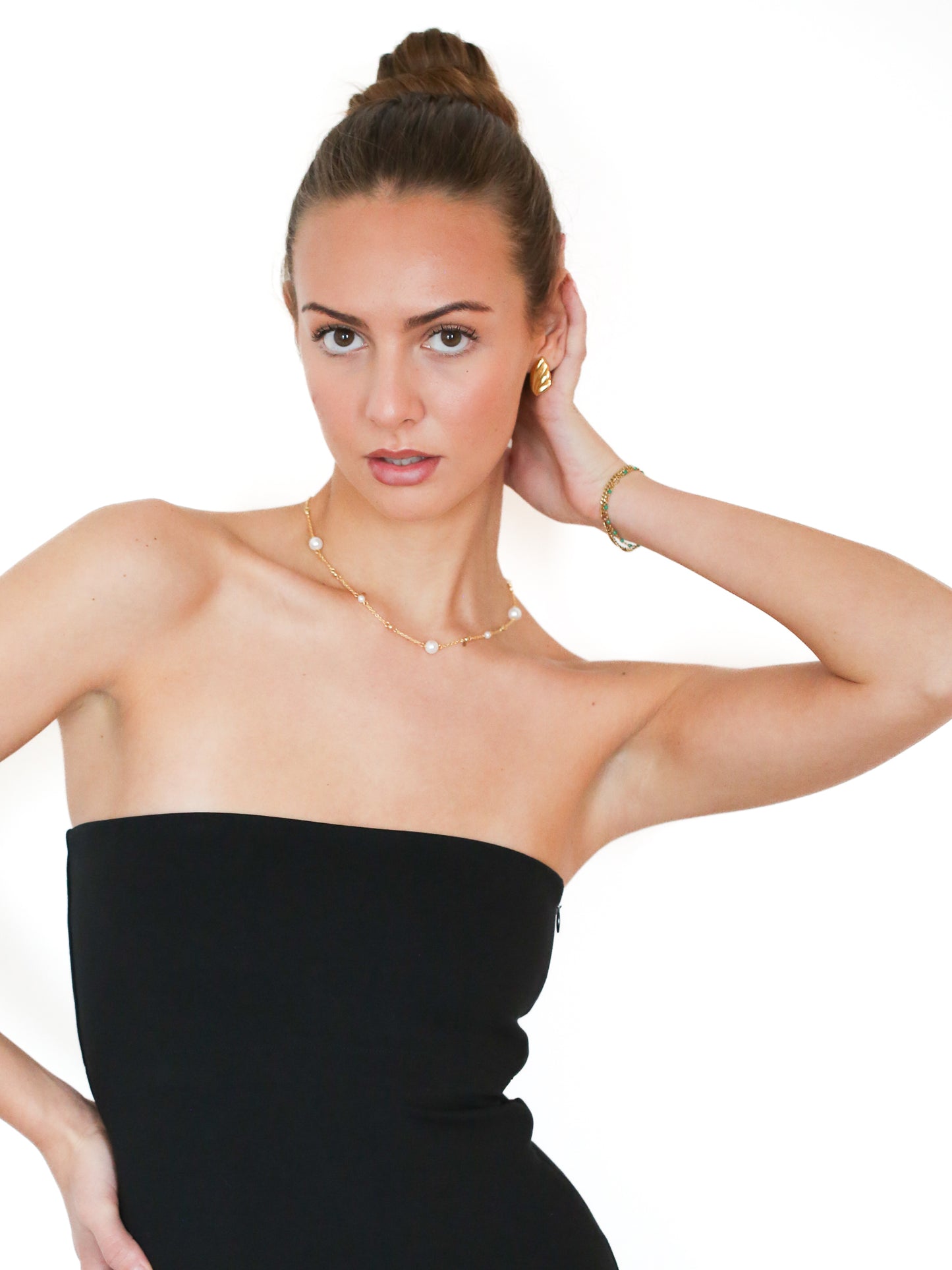 Classic Tin Cup Pearl Necklace