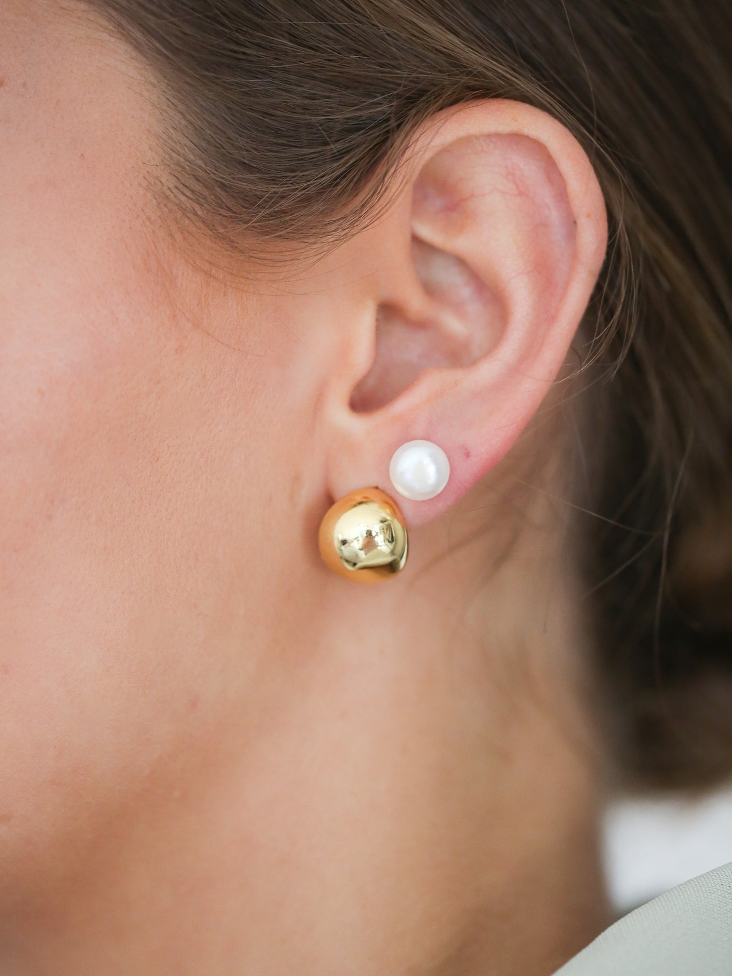Mini Freshwater Pearl Ear Studs
